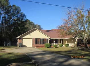 612 Wallace Martin Dr, Hinesville, GA 31313