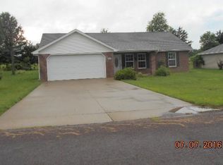 5052 Pendergras Rd, Fulton, MO 65251