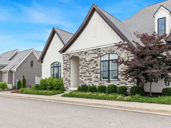 The Savannah Plan, Villas at Fairvue