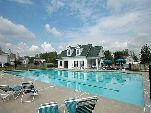2nd image of 2458 Lakebrooke Dr