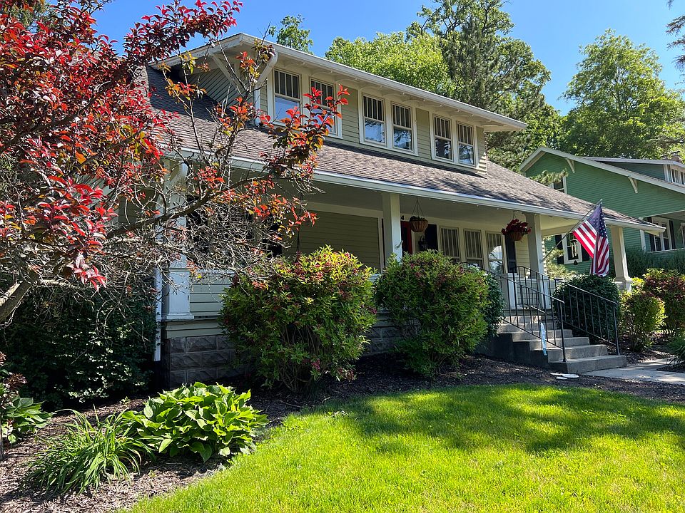 1st image of 1204 Woodlawn Dr