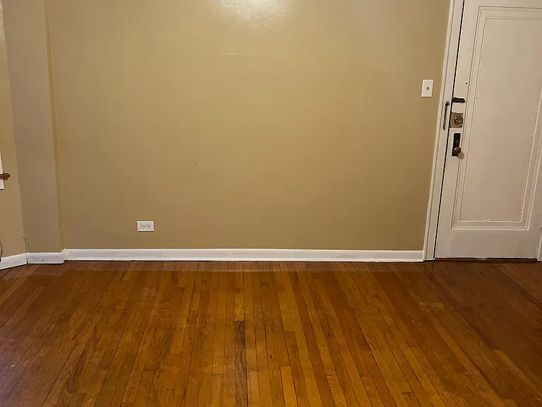 3327 W 61st St #2 — Photo 7