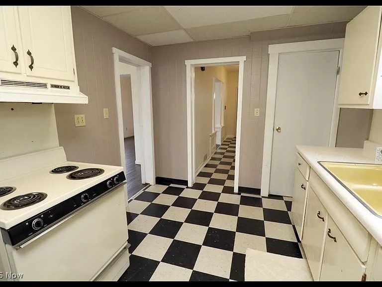 1342 Oregon Ave — Photo 13