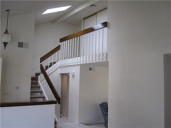 4th image of 5965 Altamont Dr