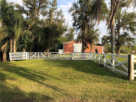 2nd image of 3095 Tohopekaliga Dr