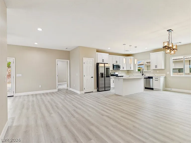 1740 S Jerome Ln — Photo 7
