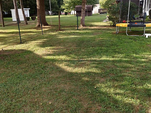 3rd image of 220 Walnut Dr