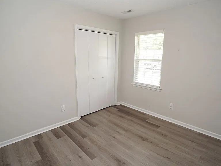 116 Howell Dr — Photo 18