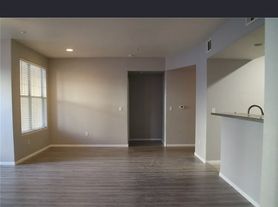 5855 Valley Dr, North Las Vegas, NV