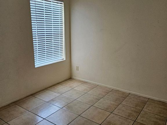 5th image of 5652 S Wood Crest Dr