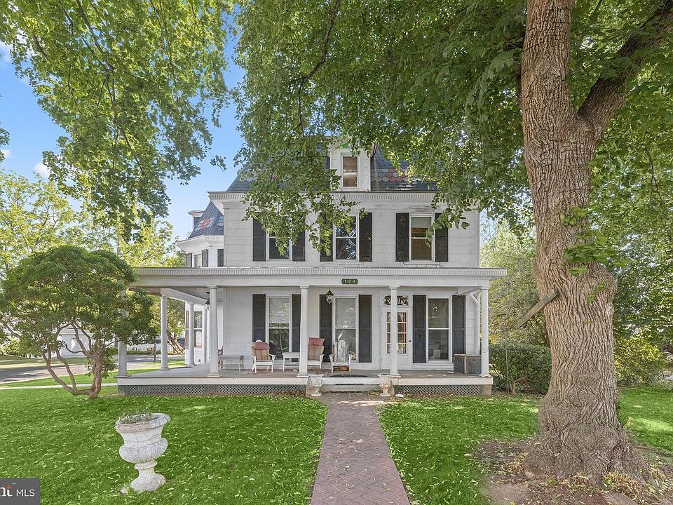 1st image of 101 E Church St