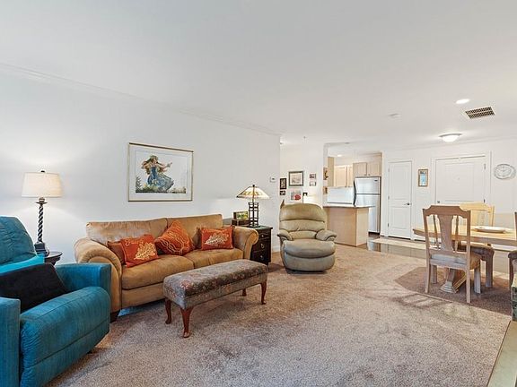 3rd image of 10 Crowninshield St Unit 405