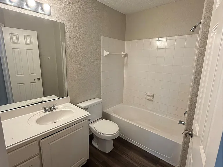 3219 Watercliff Ct — Photo 18