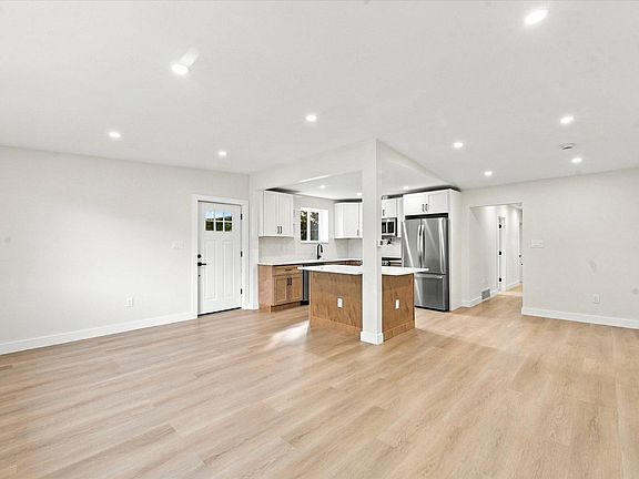 4th image of 609 E Hortter Pl
