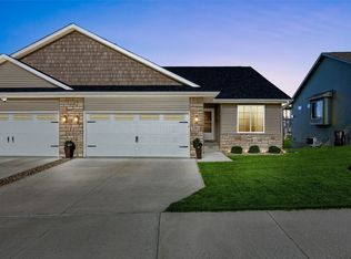 703 Creekside Dr, Tiffin, IA 52340