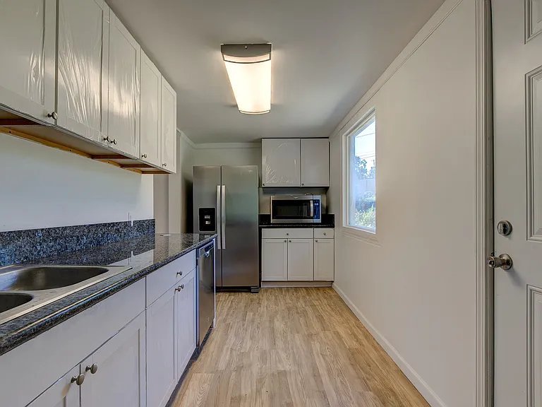 1723 Westminster Dr — Photo 5