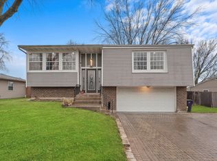 1114 Sebring Dr, Elgin, IL 60120