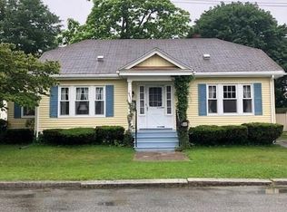 252 Oakdale Ave, Pawtucket, RI 02860