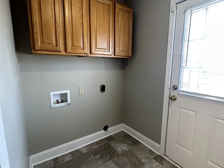 335 Woodale Dr — Photo 10