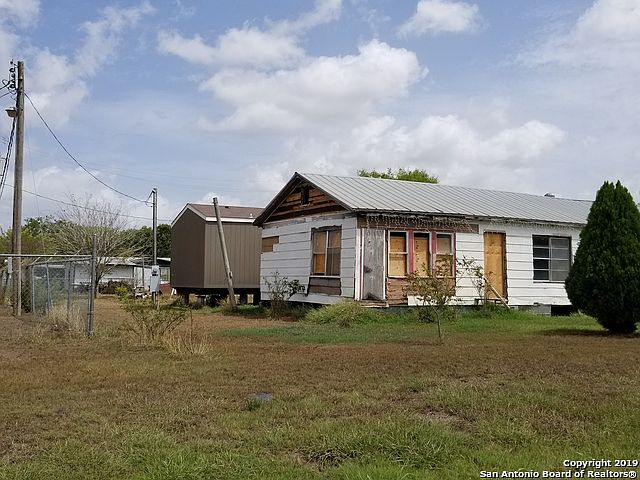 2nd image of 1107 Magnolia St