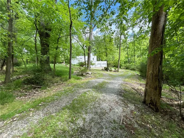 2641 Glenbrae Ln, North Huntingdon, PA 15642