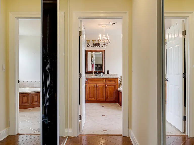 2070 Chagall Cir — Photo 42