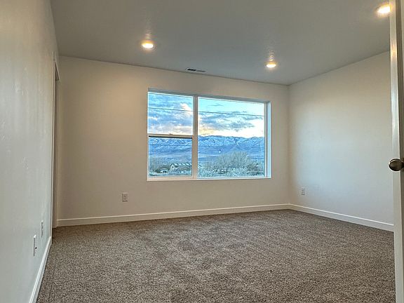 2nd image of 883 E Skiff Way #883