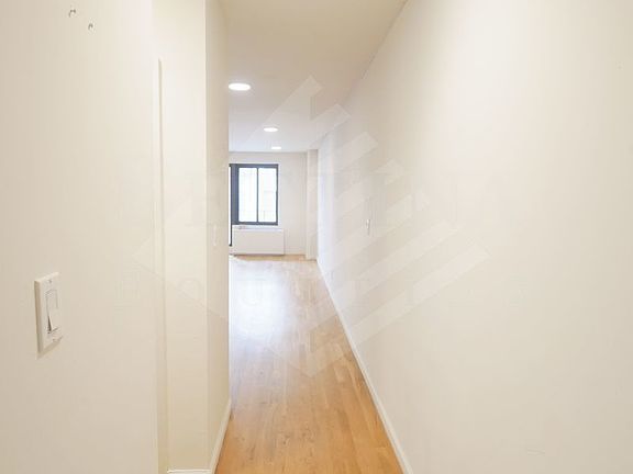 4th image of 77 5th Ave APT 15A