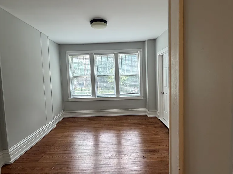 843 N Francisco Ave #1F — Photo 2