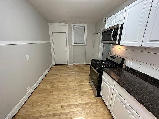 2nd image of 4958 W Drummond Pl #1W