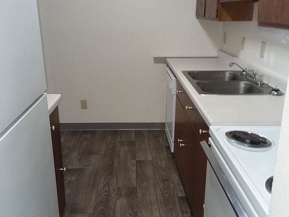 3rd image of 1073 S Landeco Ln #6