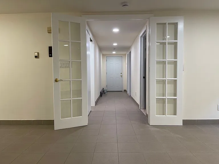 488 Walnut St #1 — Photo 2