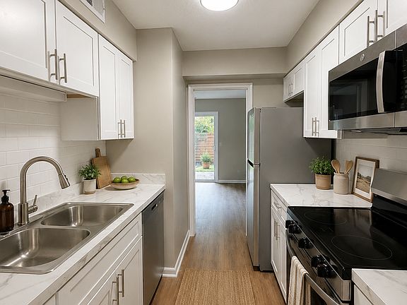 4th image of 6 Almond Ct #5B