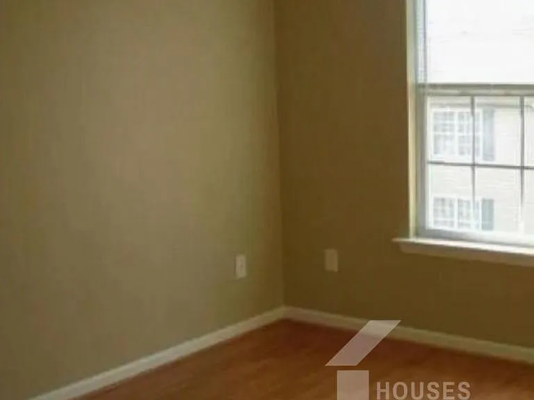 517 A Fairview Rd — Photo 7
