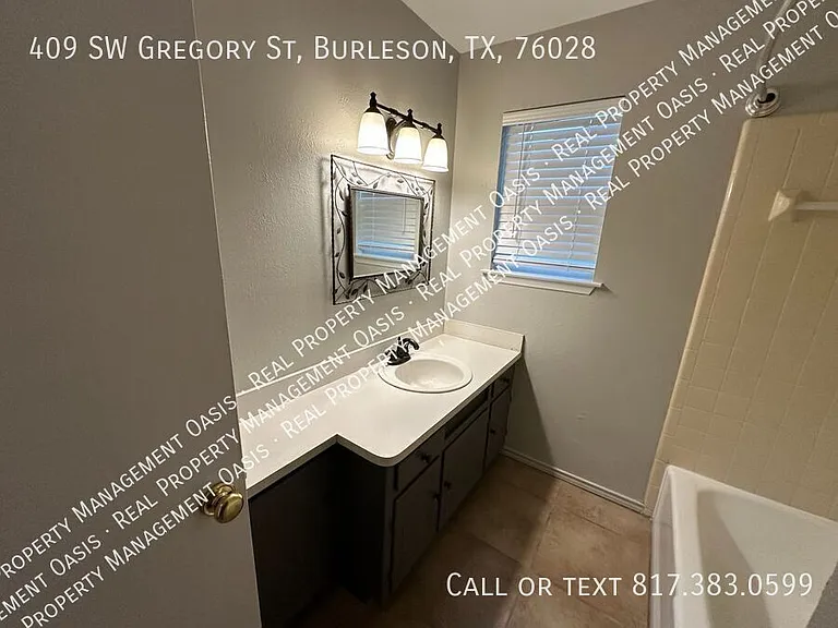 409 SW Gregory St — Photo 16