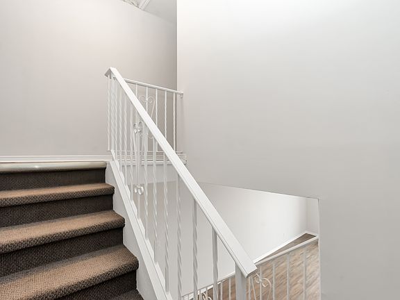 5th image of 12 Colborne St E #1480130