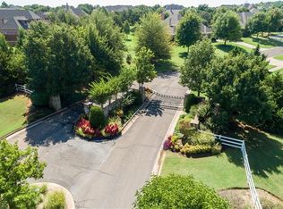 911 Ascot Cir, Edmond, OK 73034