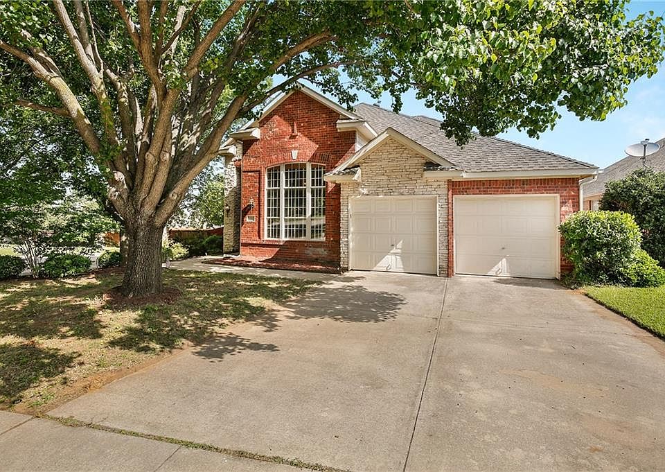 1st image of 2101 Knob Hill Dr