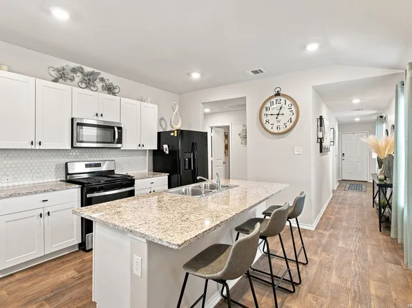 5221 Scoria, San Antonio, TX 78253