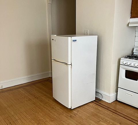 4th image of 1307-13 Spruce St #3F