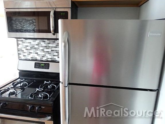 3rd image of 23320 Edsel Ford Ct