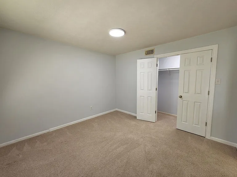 2604 Buckingham Dr — Photo 6