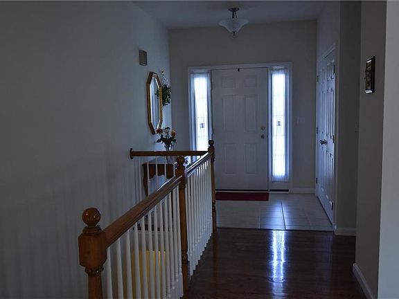 2nd image of 722 Mulberry Dr