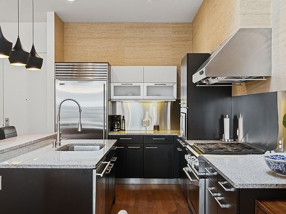 3rd image of 88 Kingston St #Penthouse 7c