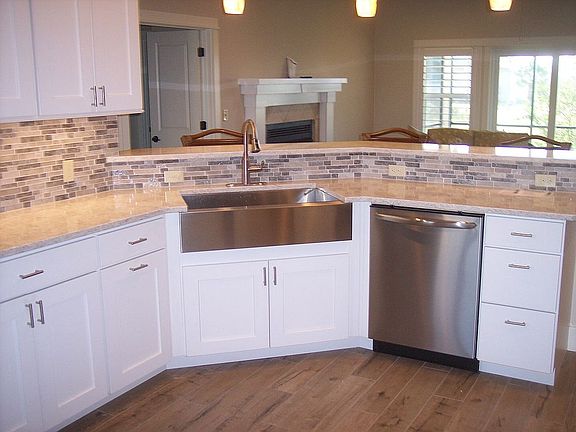 Quartz kitchen counter tops