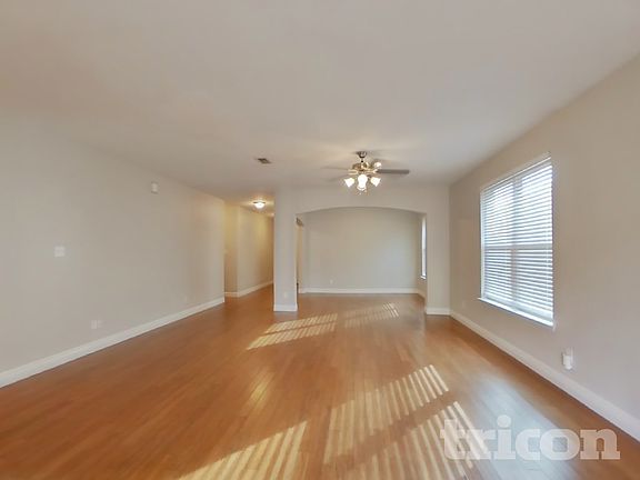 2nd image of 1735 Oak Glen Dr