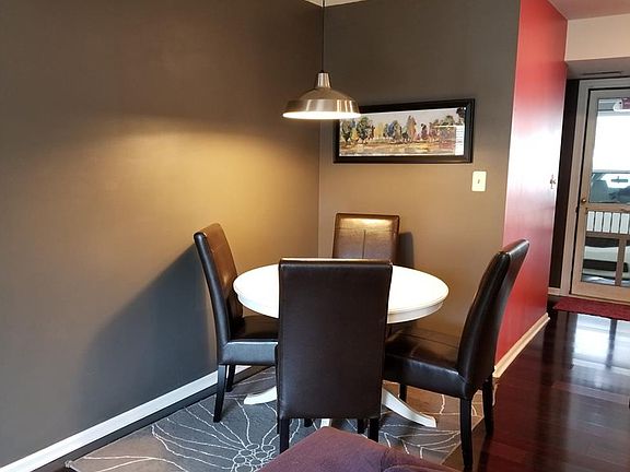 4th image of 870 Hanover Ct #42