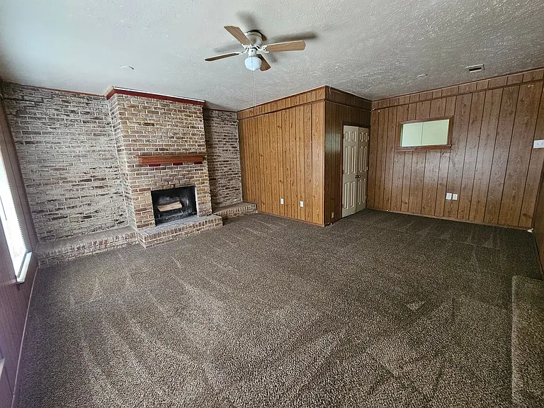 1621 E Park Blvd — Photo 11
