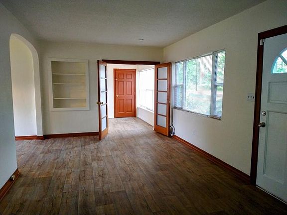 4th image of 3300 Saint Johns Ave