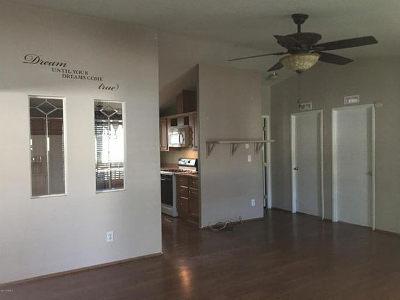 4th image of 4728 N Kenwood Ct